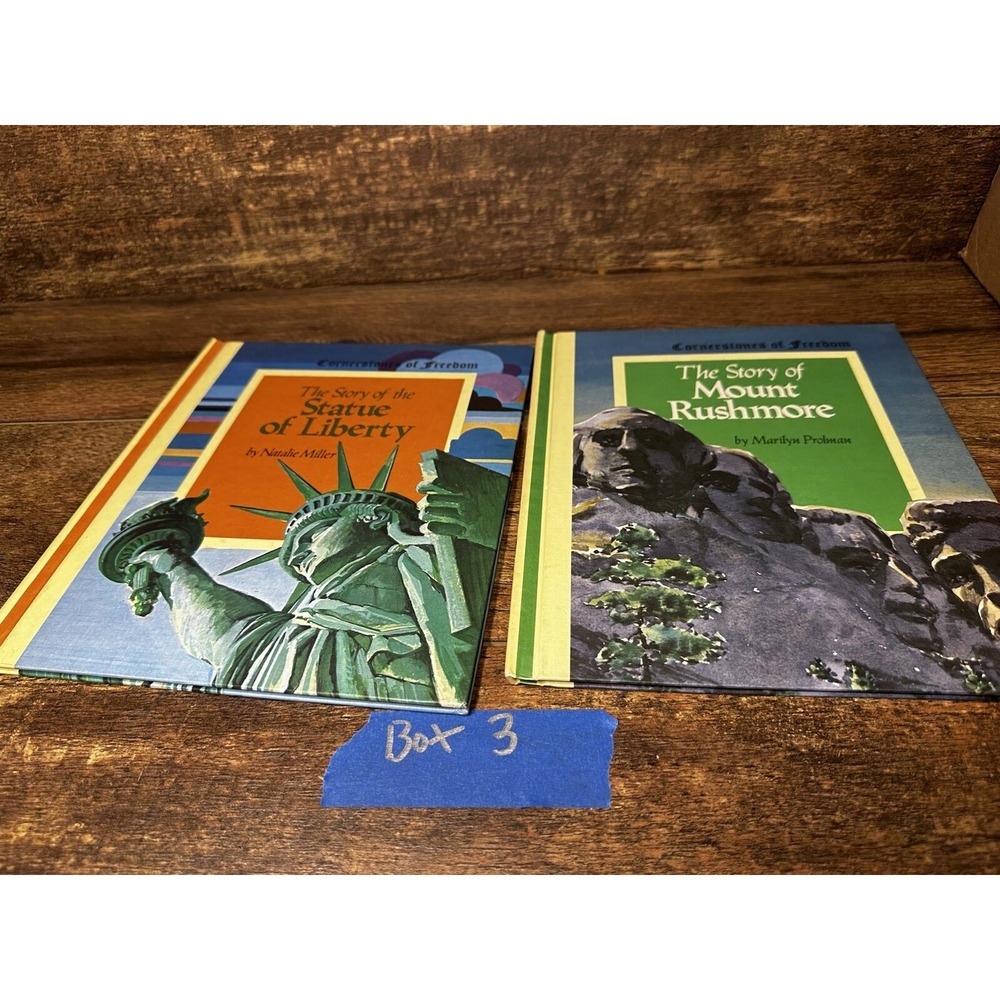 Lot Of 2 Cornerstones Of‎ Freedom Books. Mount Rushmore The Statue Of Liberty